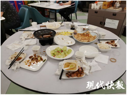南京雨花台区市场监督管理局检查饭店食品浪费问题